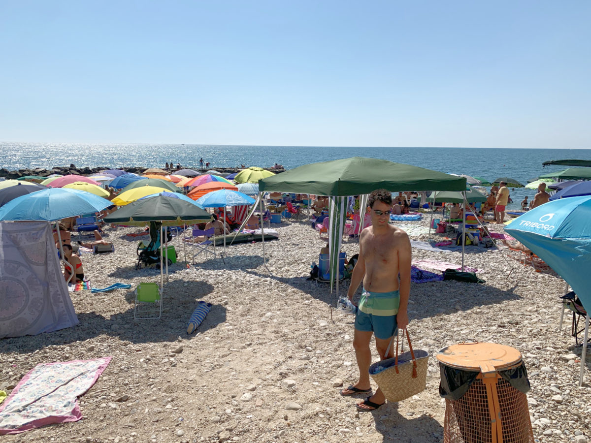 Polna plaža v Matinatti.